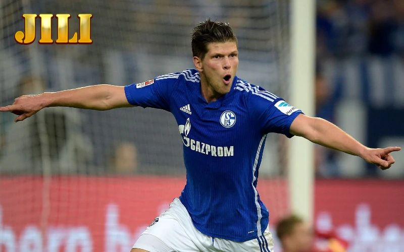 Klaas-Jan Huntelaar là tiền đạo kỳ cựu của bộ môn thể thao vua và đã giành tới 18 cú HATTRICK 